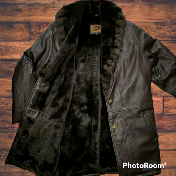 Vintage Foxrun Lined Genuine Leather Coat with Faux Fur Lining in Dark Brown. - Picture 1 of 14
